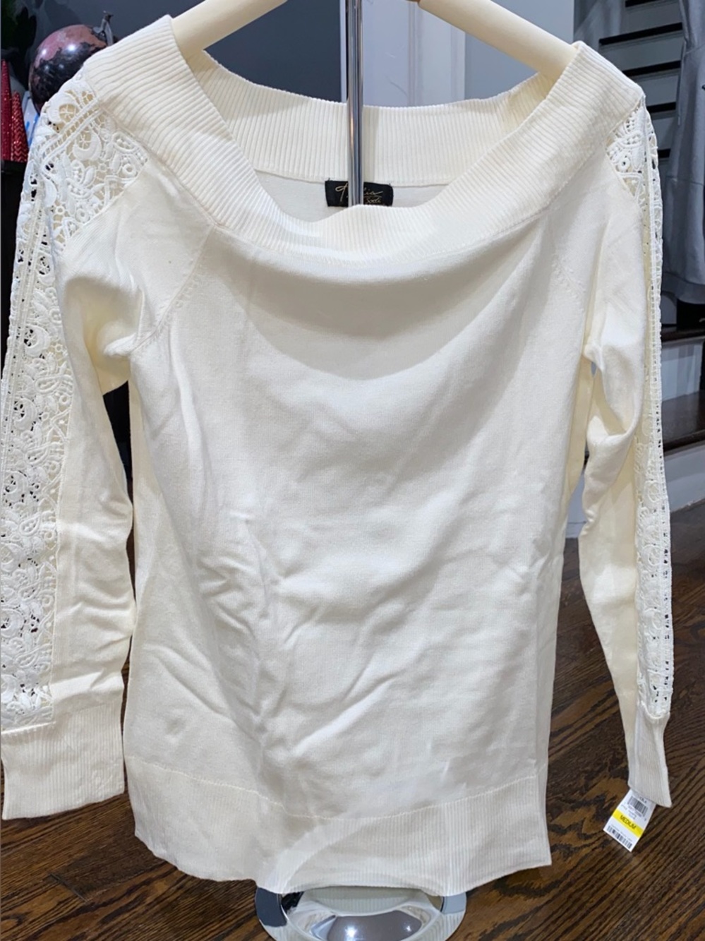 Women’s Cream Lace-Sleeve Sweater